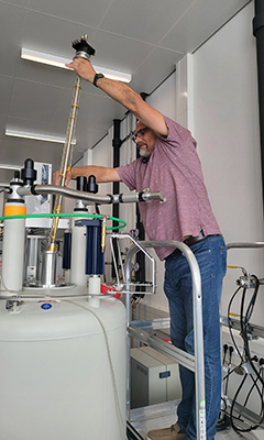 Slawo Lomnicki with new EPR machine