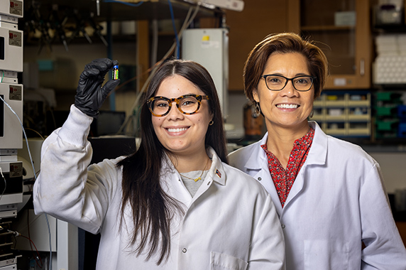 Diana Aga, Ph.D., right, and Karla Ríos-Bonilla, left