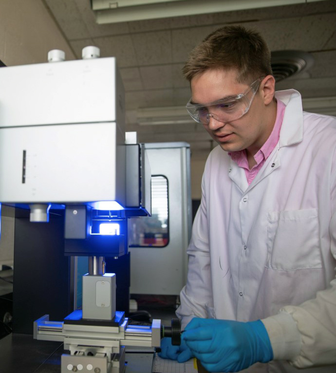 Rollie Mills, Ph.D., in the lab