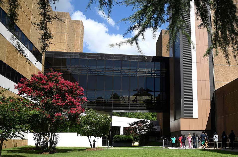 Students toured the NIEHS campus and the Clinical Research Unit.