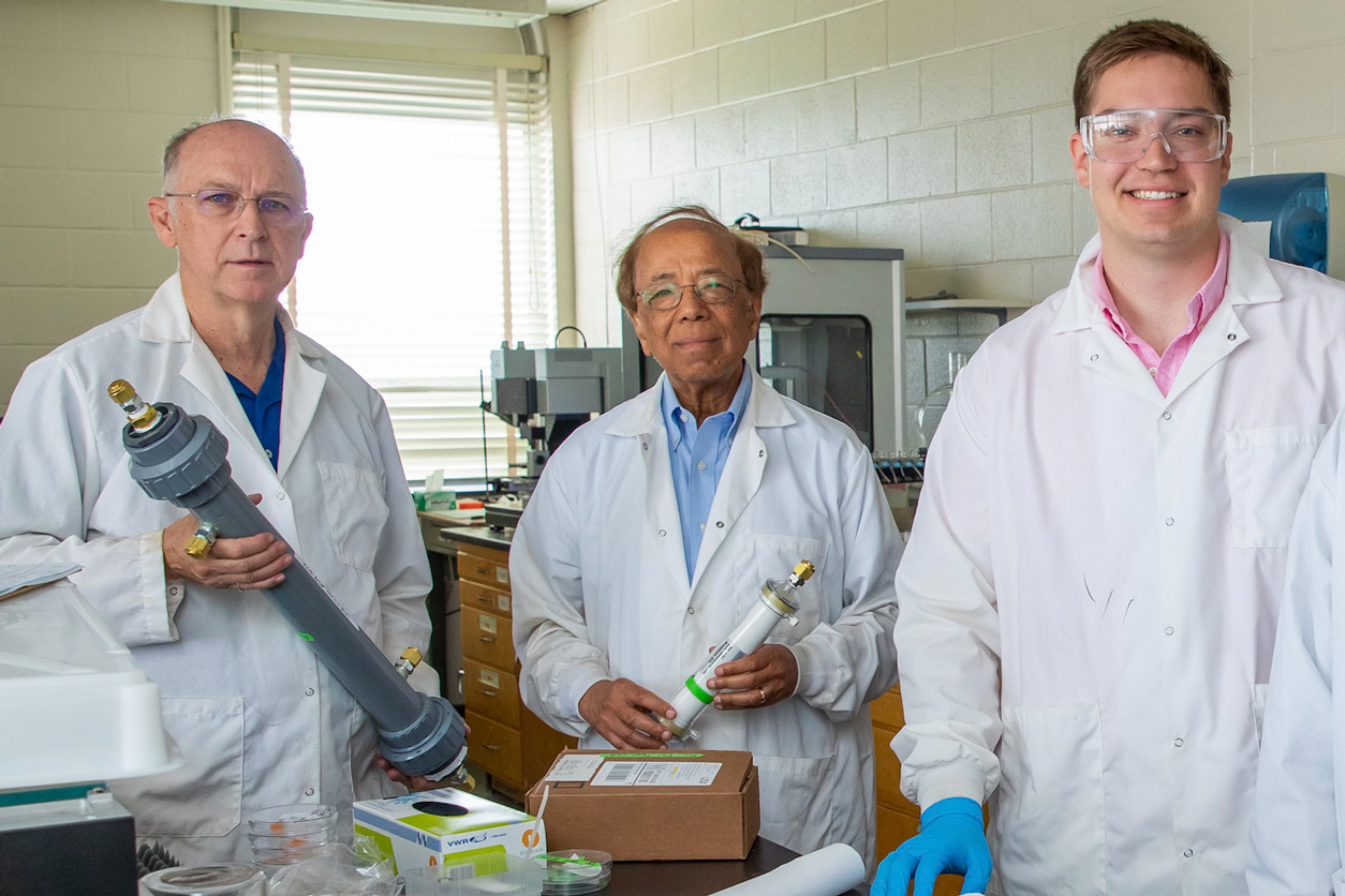 From right to left: Rollie Mills, Dibakar Bhattacharyya, Ph.D., and colleague Lindell Ormsbee, Ph.D.